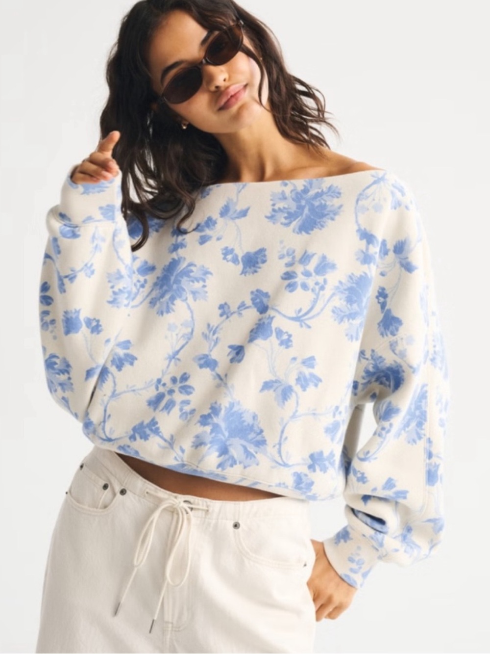 Abercrombie & Fitch Sunday Slash Floral Slouchy Fleece Sweatshirt Blue Cream XS